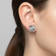 Broquel Flor Grande Inspirado Van C Diamantado Plata .925 con Rodio