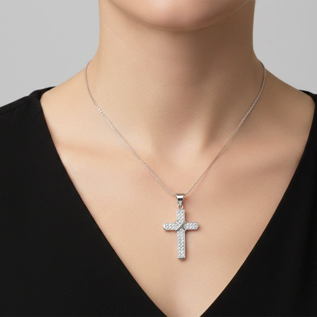 Dije de Cruz con Circonias Plata .925 con Baño de Rodio