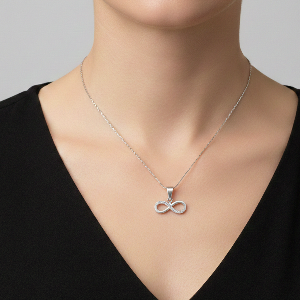 Dije Infinito con Circonias de 1.5cm Plata .925