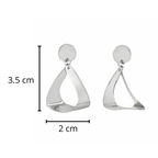 Arete Mediano Gota Torcida Lisa Hecha a Mano Plata .925