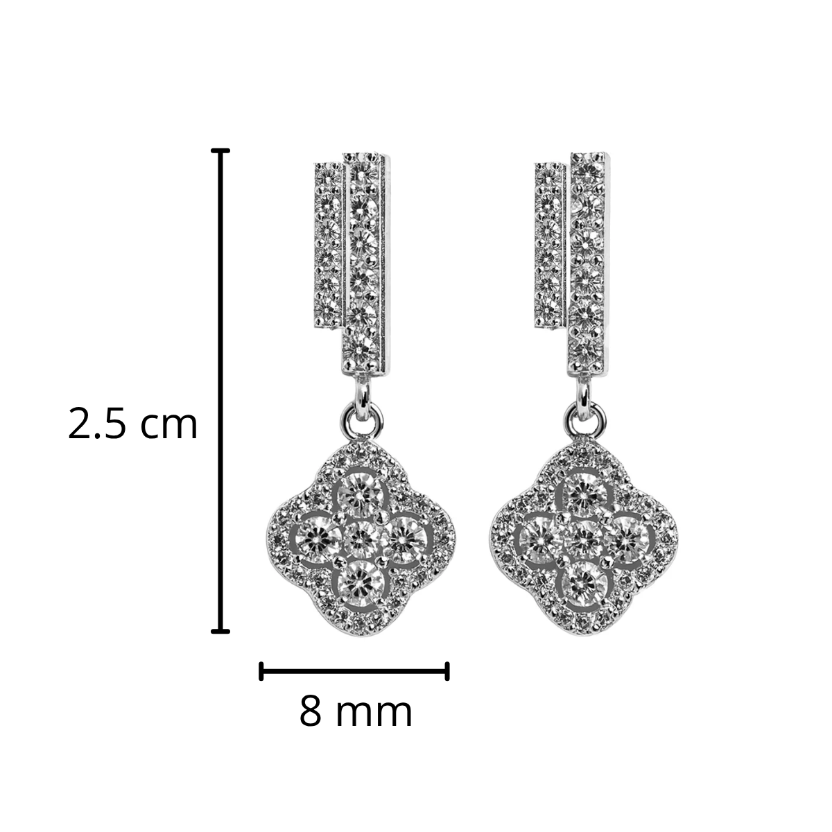 Arete Flor Mediana Inspirado Van C con Circonias Plata .925 con Baño de Rodio