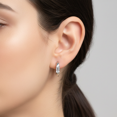 Huggies Chica con Circonia Baguette Plata .925