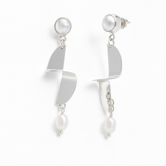 Arete con Perla y Plaquita Lisa Hecho a Mano Plata .925