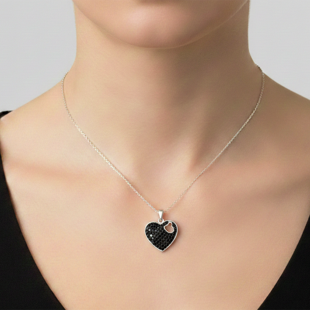 Dije de Corazón con Micro Circonias de 2.5cm Plata .925
