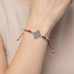 Pulsera Ajustable de Hilo Rojo con Nudo de Bruja y Ojo Turco de Colores Plata .925