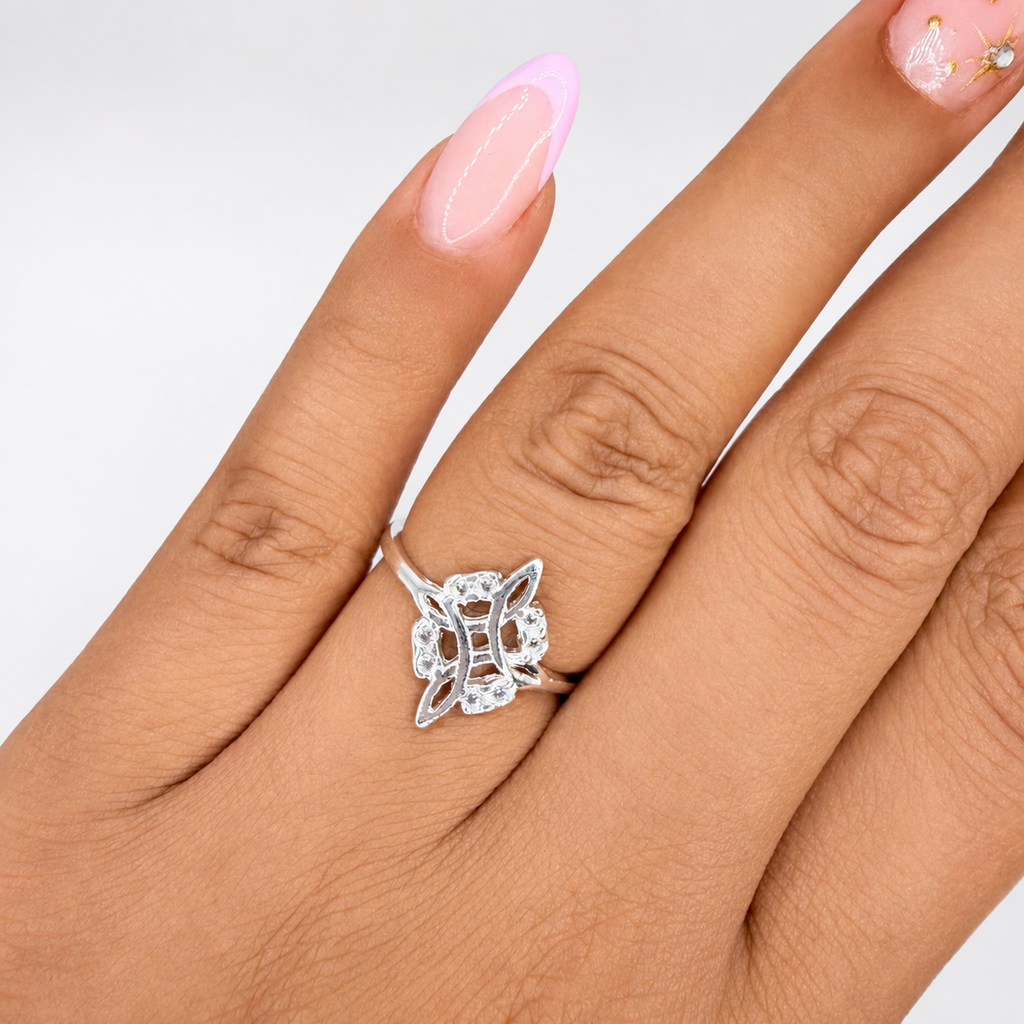 Anillo Nudo de Bruja con Circonias Plata .925