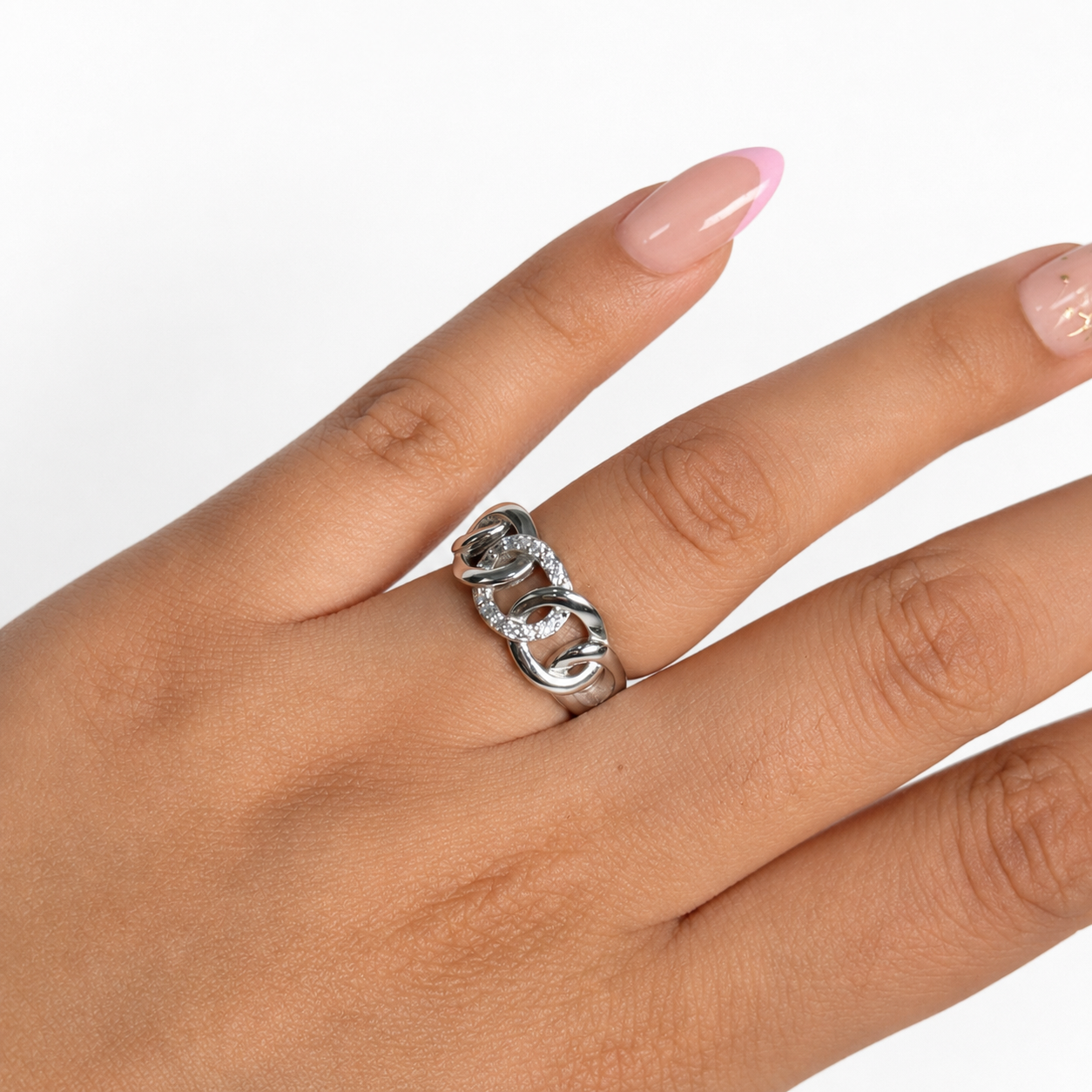 Anillo Eslabones Grandes con Micro Circonias Plata .925 con Baño de Rodio