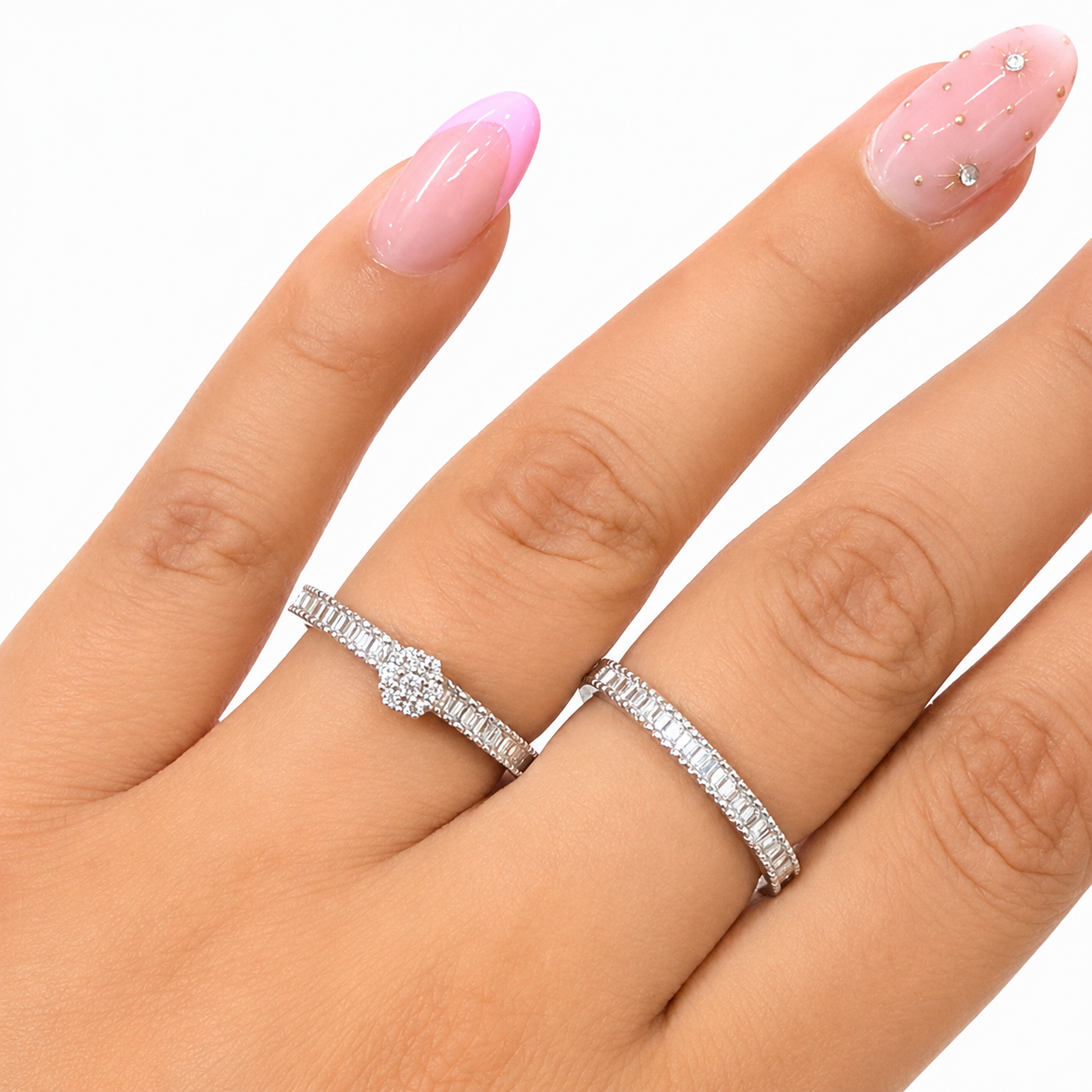 Anillo Alianza Con Micro Circonias Y Circonias Baguette Plata .925 Con Baño De Rodio
