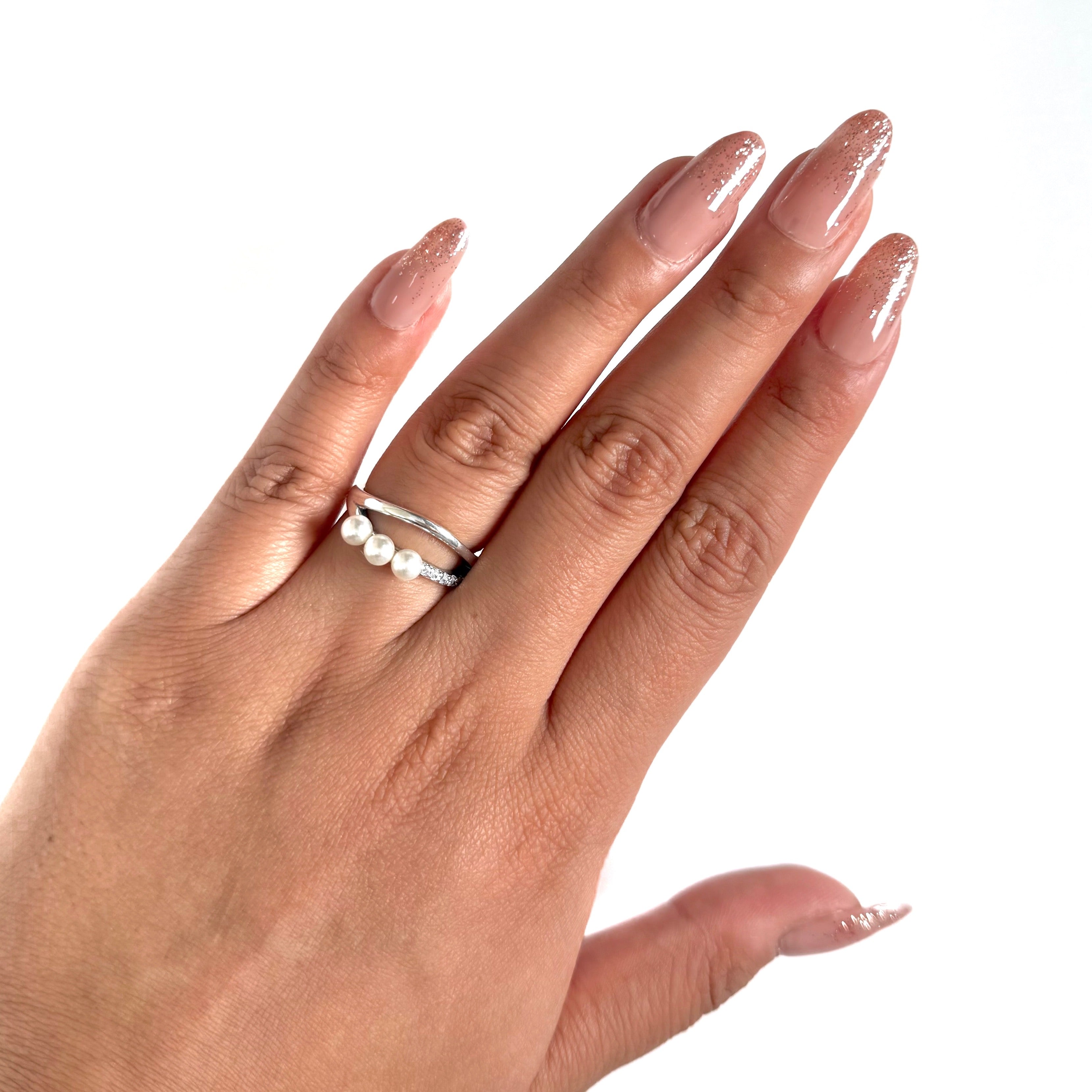 Anillo Inspirado Pan 1.1 Doble linea Ondulada con Perla Cristal y Circonias Plata .925