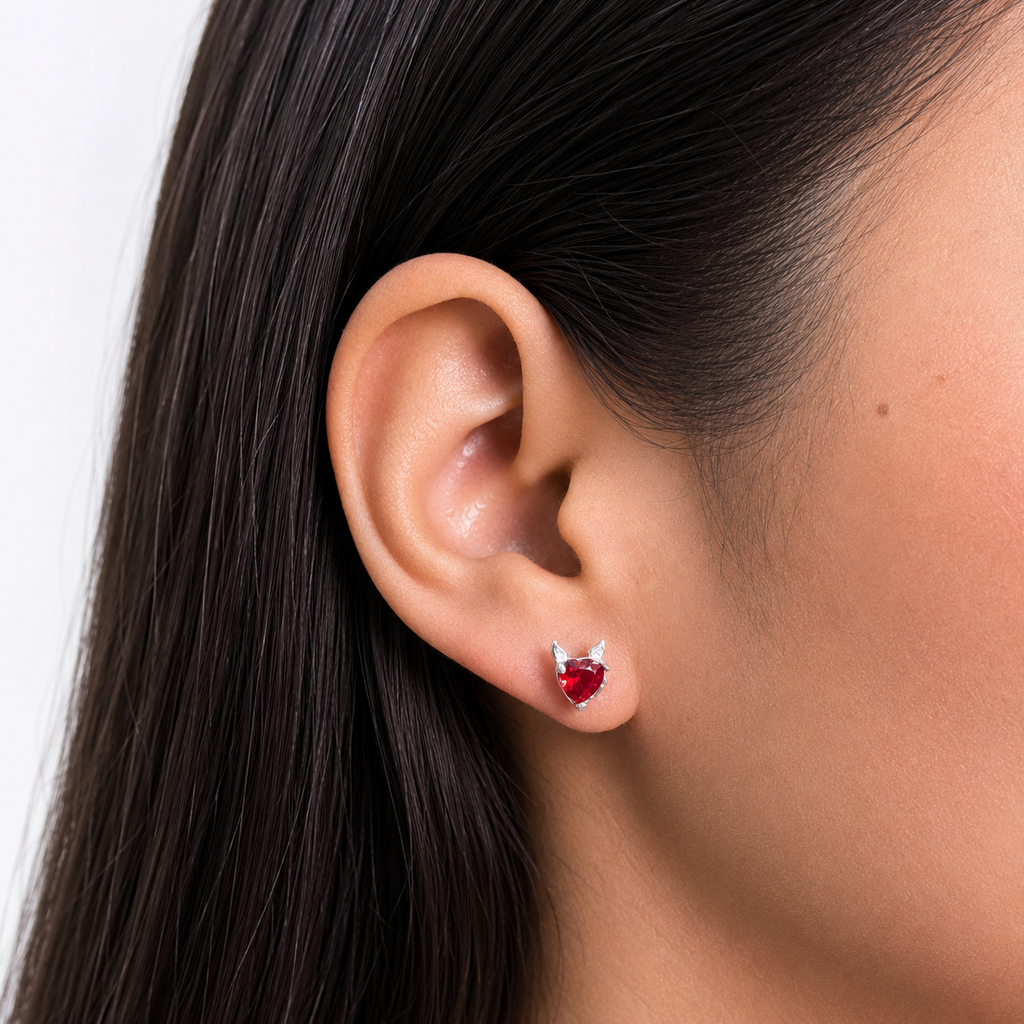 Arete Broquel Conciencia en Forma de Corazon con Circonias Plata .925