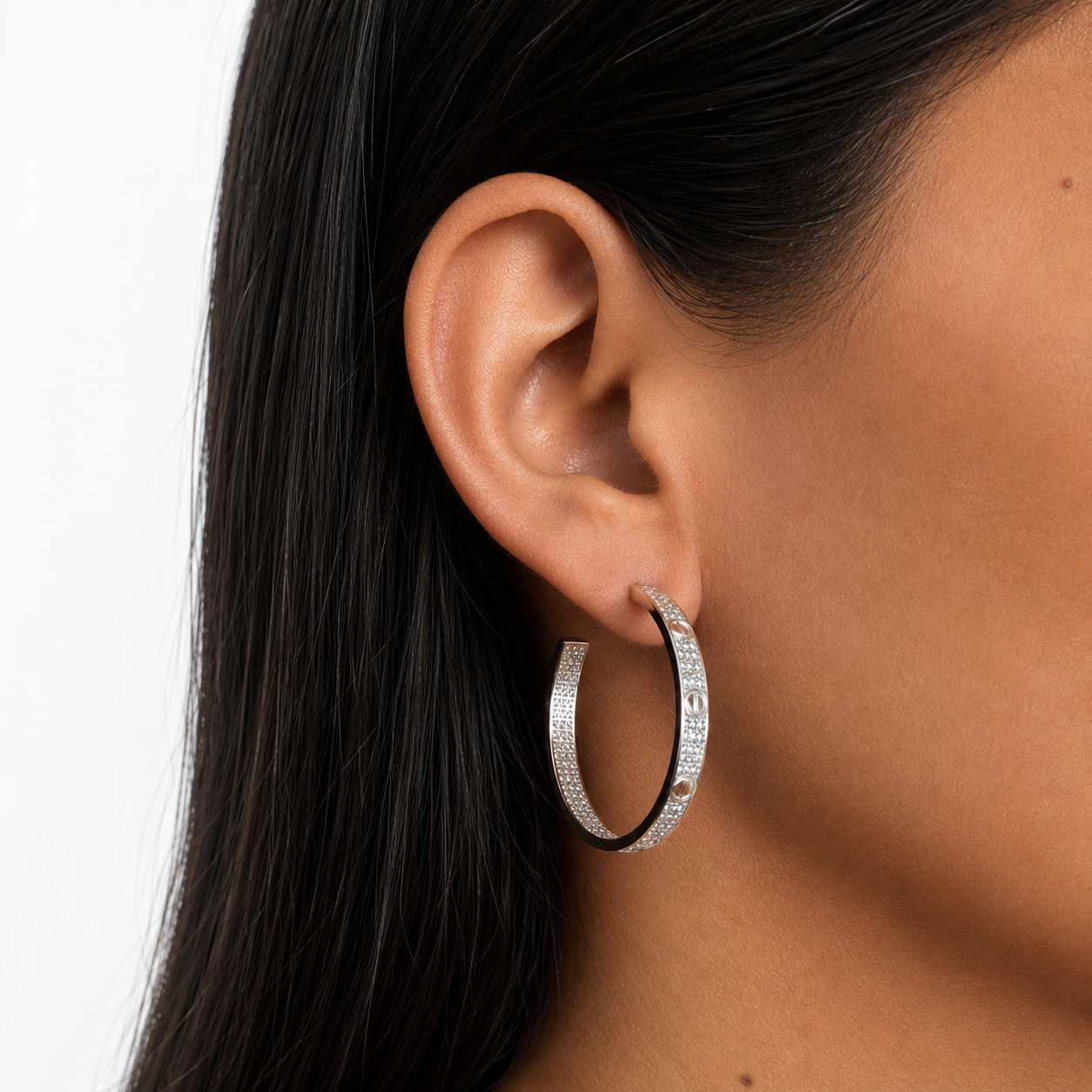 Arracada Inspirada Cartier 1:1 Grande con Circonias, Plata .925 con Baño de Rodio