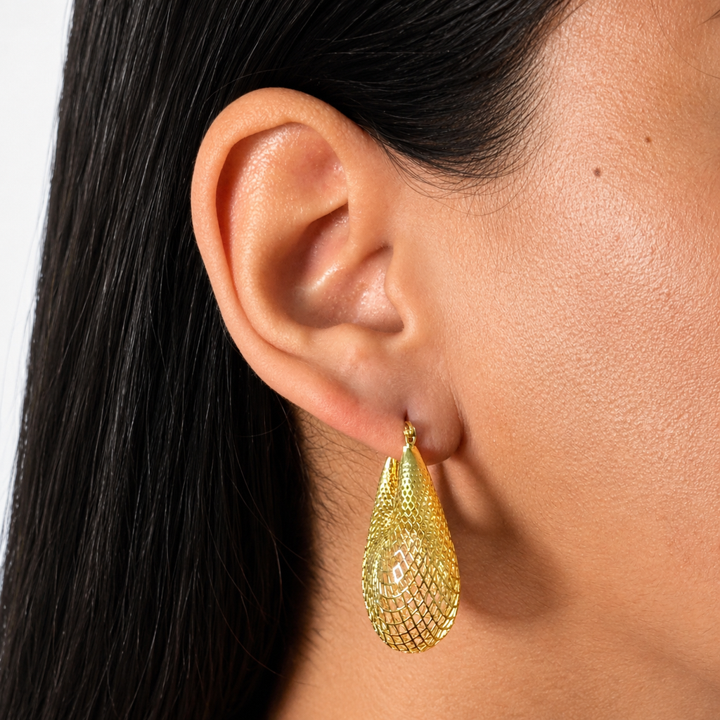 Arracada Filigrana Gota de Red Colección Esencia Plata .925 con Baño de Oro 18K
