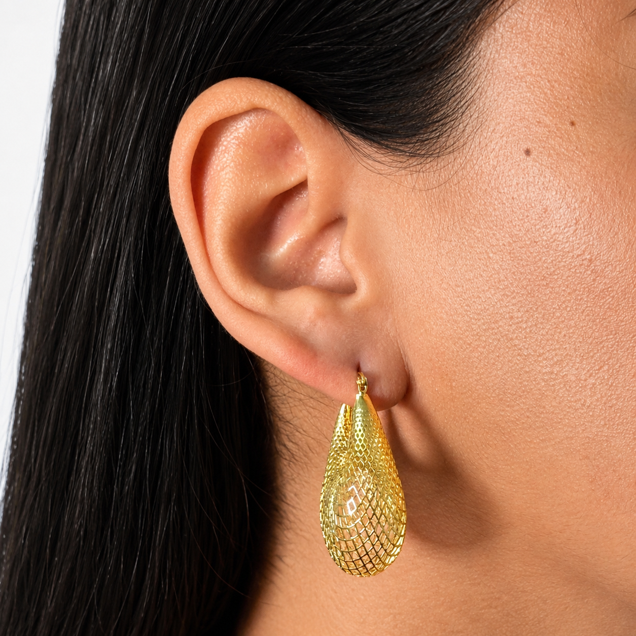 Arracada Filigrana Gota de Red Colección Esencia Plata .925 con Baño de Oro 18K