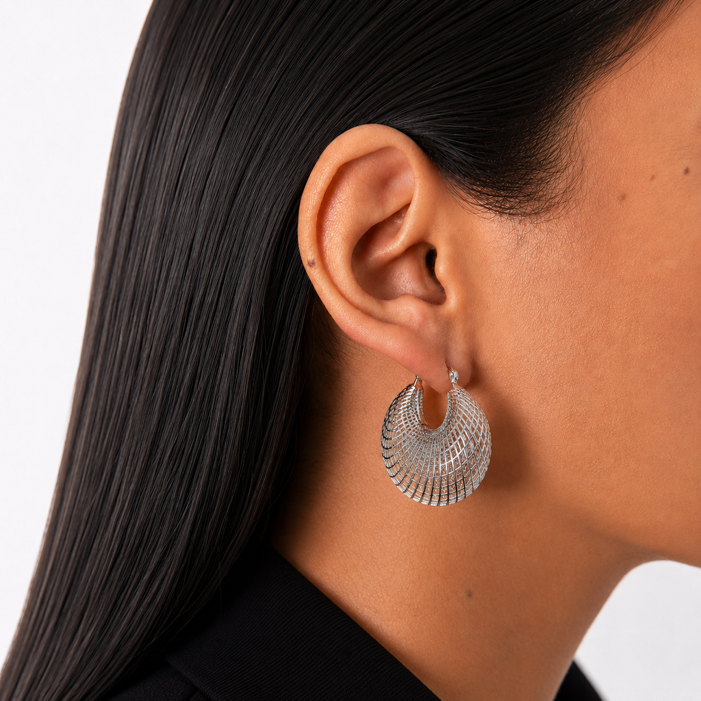 Arracada Filigrana Bolsita Ovalada Colección Esencia Plata .925 con Baño de Rodio