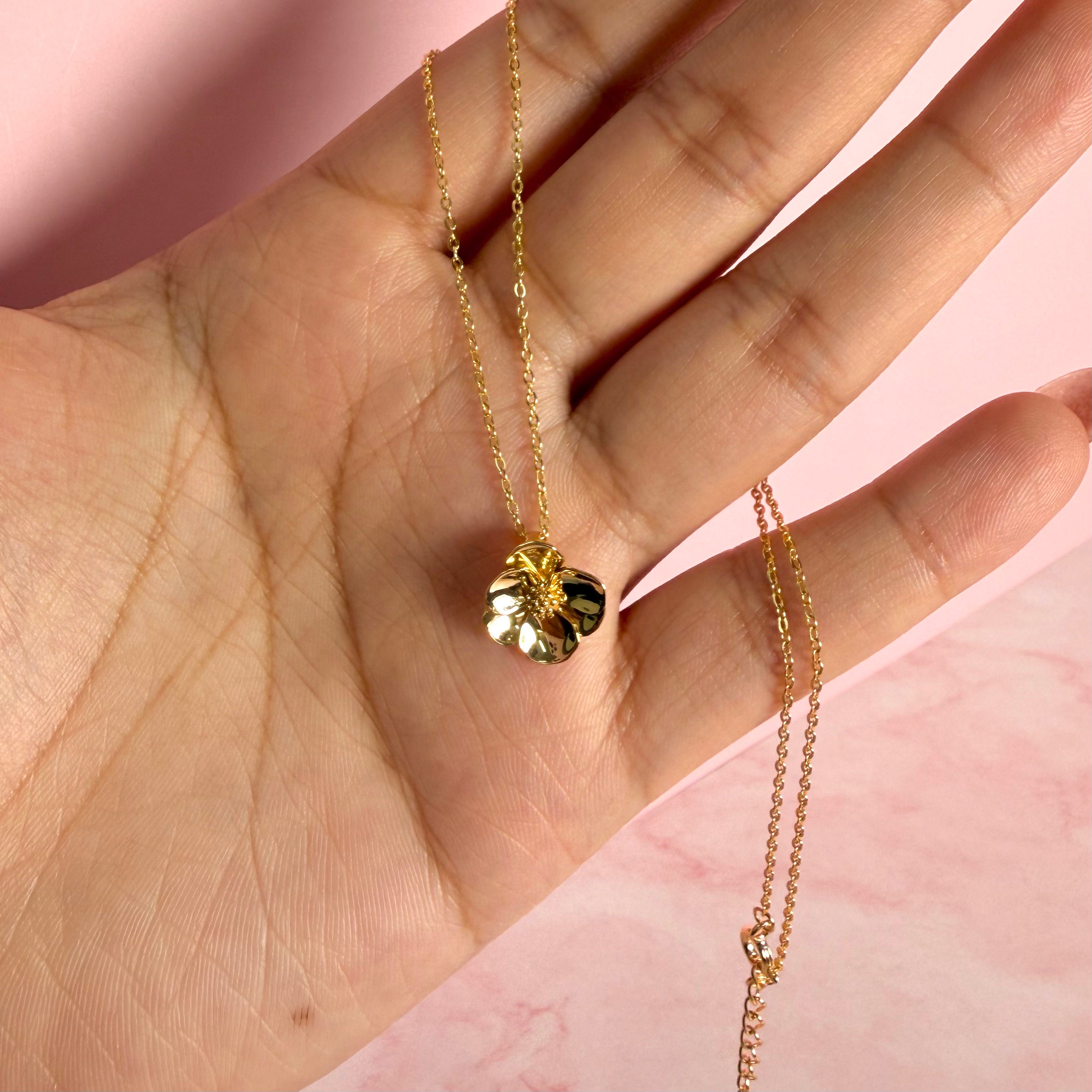 Collar Flor Sakura Chica Colección Florecer Plata .925 con Baño de Oro 18k