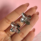 Arete Flor Hibiscus 4 Pétalos Colección Florecer Plata .925 con Baño de Rodio