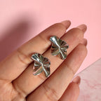 Arete Bloom Colección Florecer Plata .925 con Baño de Rodio
