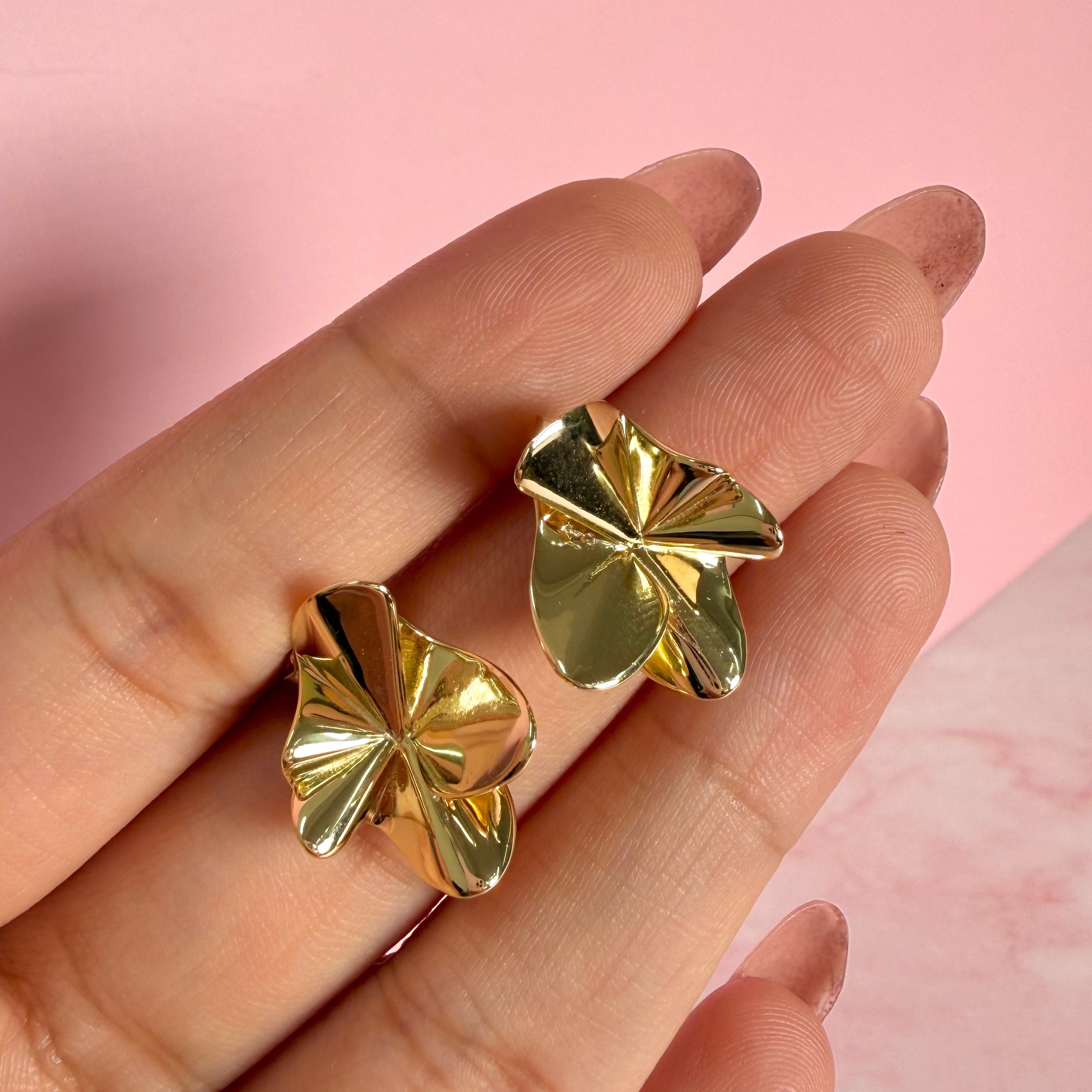 Arete Bloom Colección Florecer Plata .925 con Baño de Oro 18k