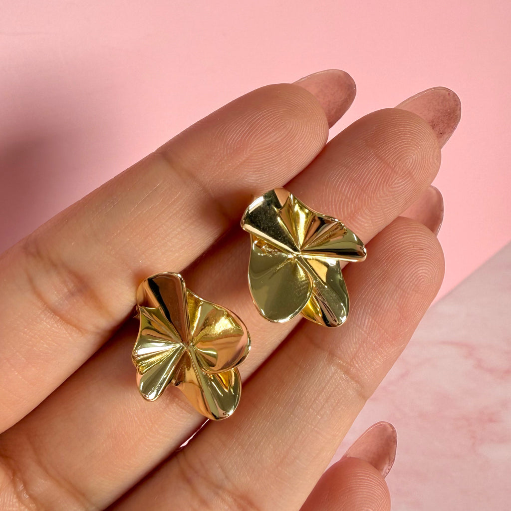 Arete Bloom Colección Florecer Plata .925 con Baño de Oro 18k