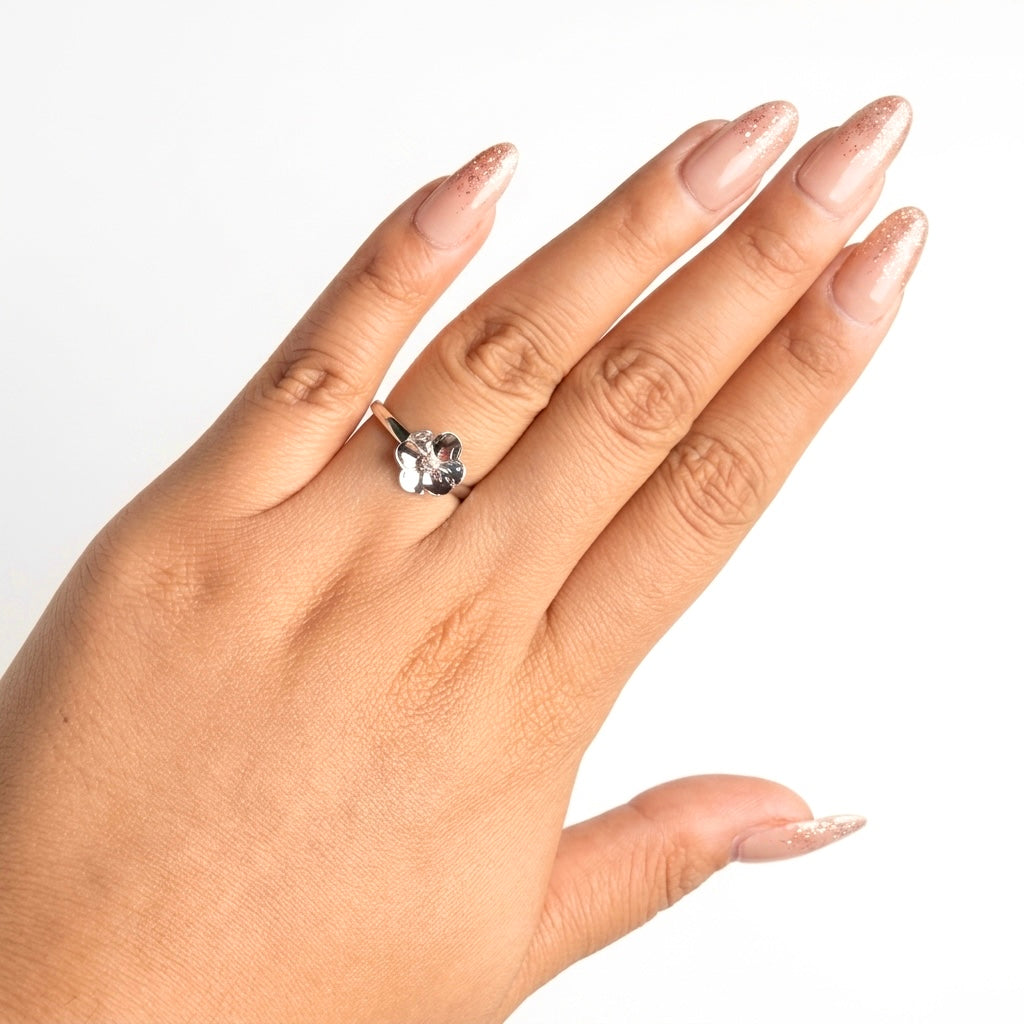 Anillo Flor Sakura Chico Colección Florecer Plata .925 con Baño de Rodio