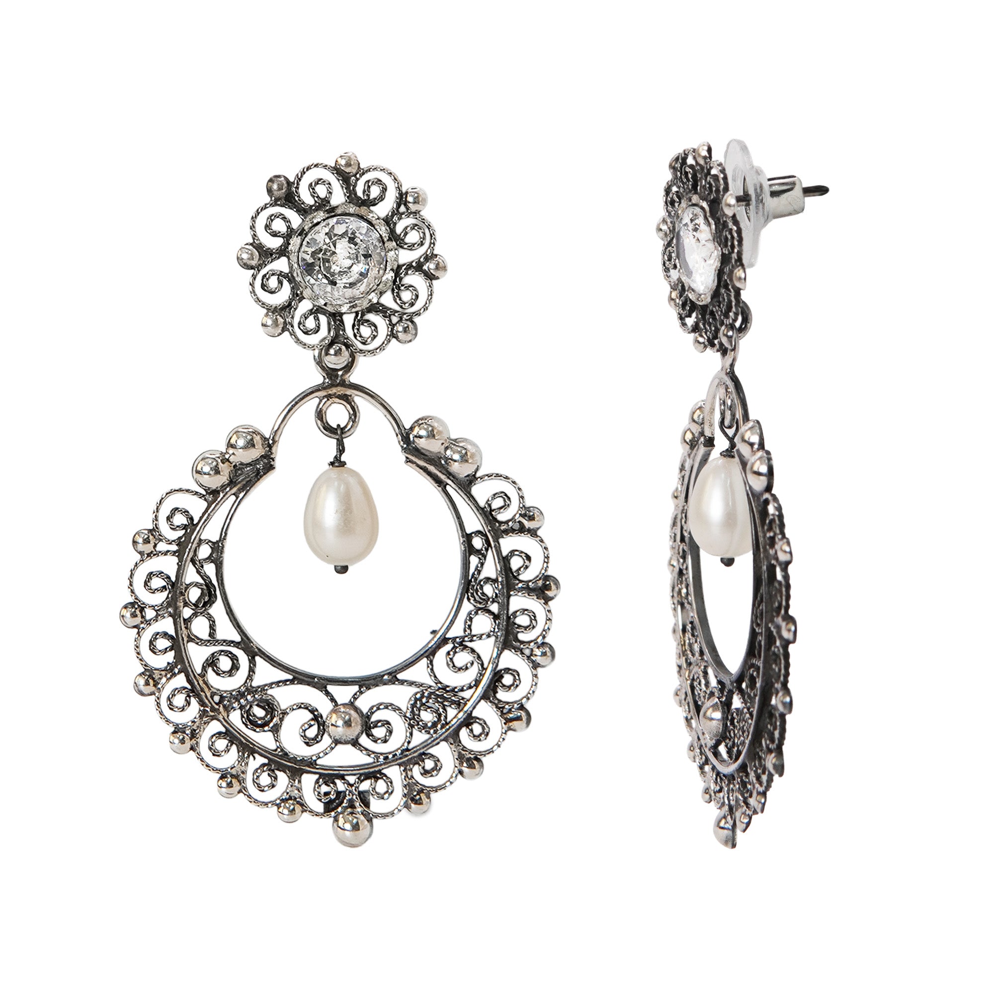 Aretes Filigrana Circulo 5.6 cm con Flor de Circonia Blanca y Perla de Río, Hecho a Mano Plata .925 Oxidada