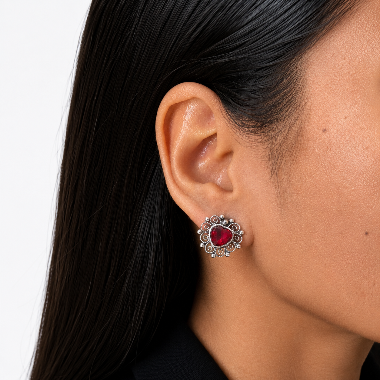 Aretes Filigrana Corazón Chico 2 cm Circonia Roja, Hecho a Mano Plata .925 Oxidada