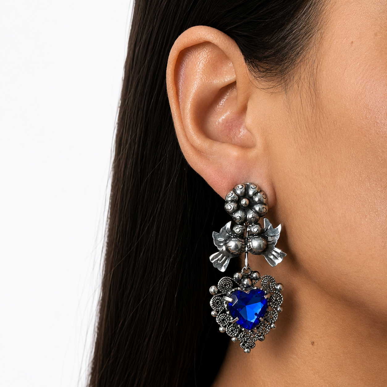 Arete Filigrana 5.5 cm Pajaritos Repujados a Mano, Corazón Azul Circonia Plata .925 Oxidada
