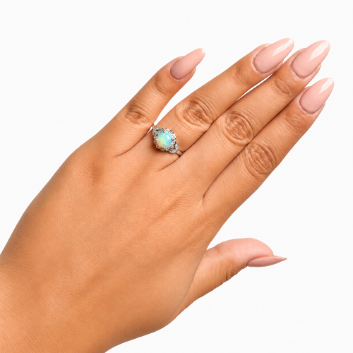 Anillo Piedras Preciosas Flor Ópalo de Etiopía con Circonias, Plata .925 con Baño de Rodio