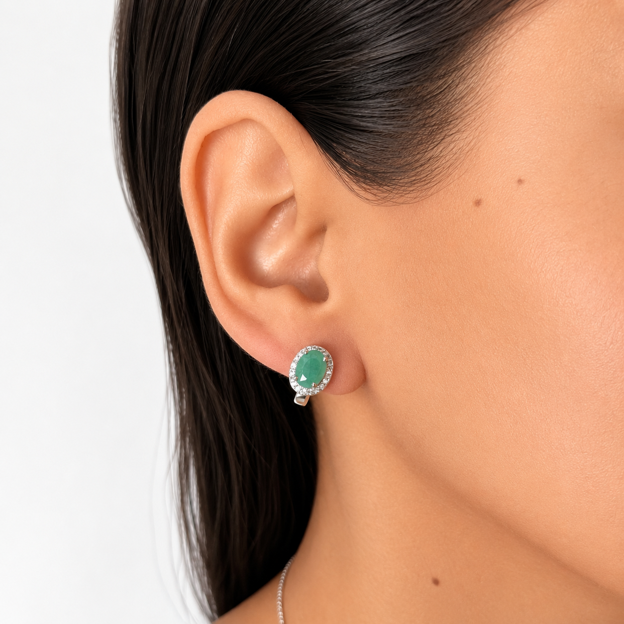 Juego Piedras Preciosas Dije y Aretes Ovaladas Esmeralda, Plata .925 con Baño de Rodio