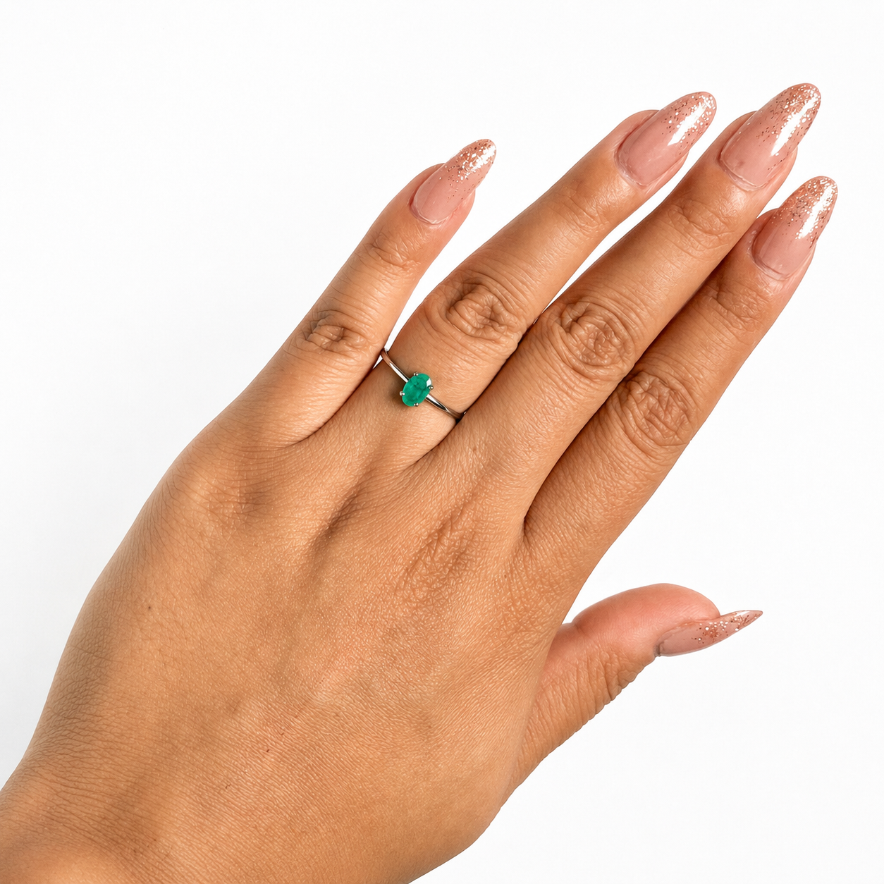 Anillo Piedra Preciosa Esmeralda, Plata .925 con Baño de Rodio