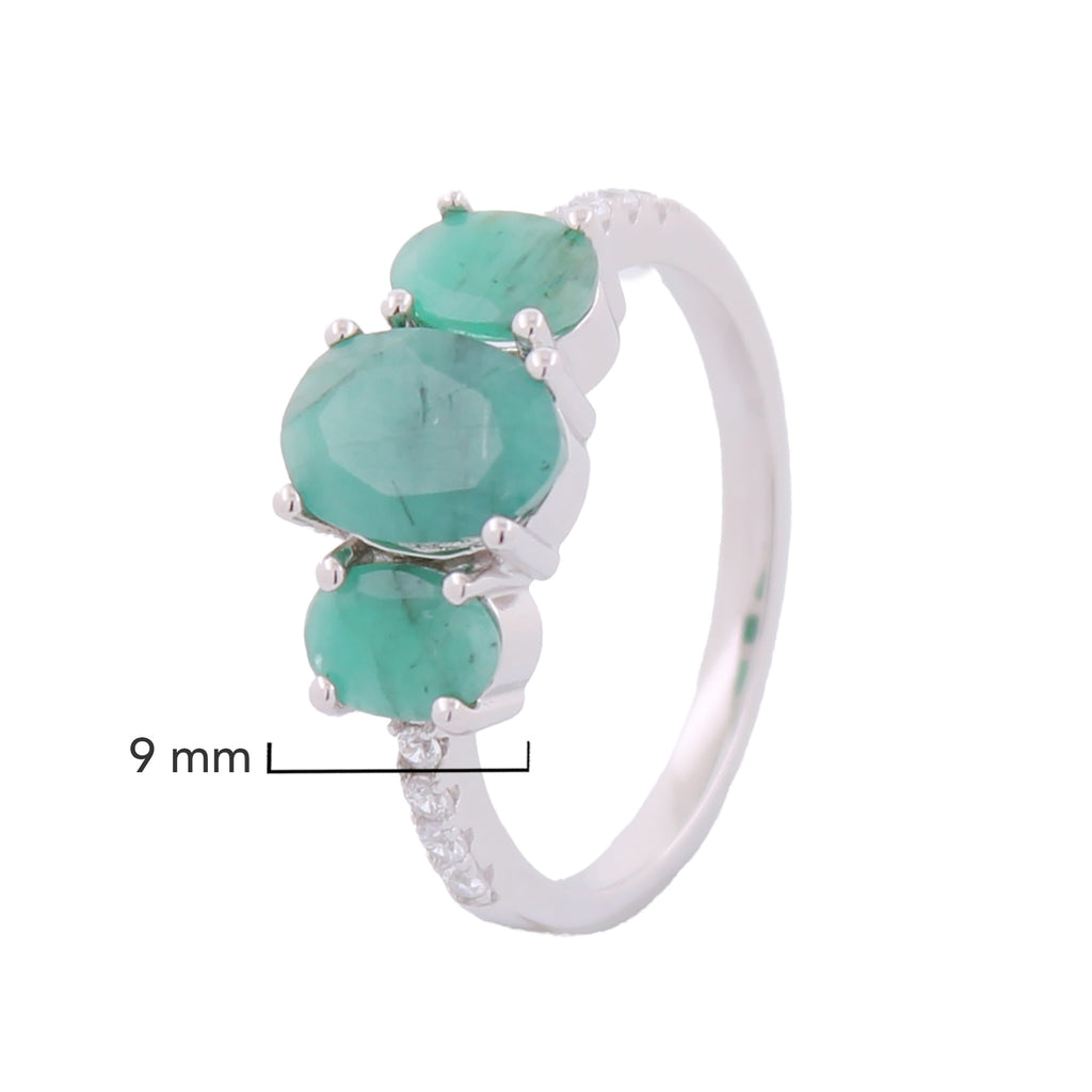 Anillo Piedra Preciosa Esmeraldas en Disminución y Circonias, Plata .925 con Baño de Rodio