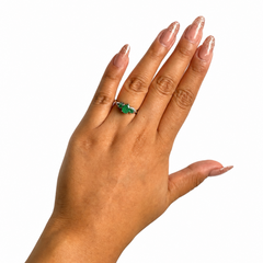 Anillo Piedra Preciosa Esmeraldas Gota y Circulares, Plata .925 con Baño de Rodio
