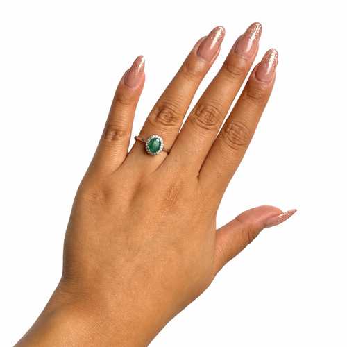 Anillo Piedra Preciosa Esmeralda Ovalada con Circonias, Plata .925 con Baño de Rodio