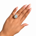 Anillo Piedras Preciosas Ópalo Etiope con Citrino, Turmalinas, Zafiro y Circonias Blancas , Plata .925 con Baño de Rodio