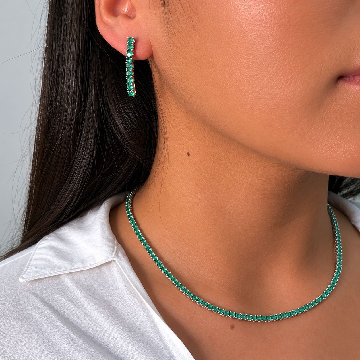 Juego Piedras Preciosas Collar y Aretes Esmeralda, Plata .925 con Baño de Rodio
