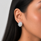 Aretes Glamour Ovalados con Circonias con Broche Francés, Plata .925 con Baño de Rodio