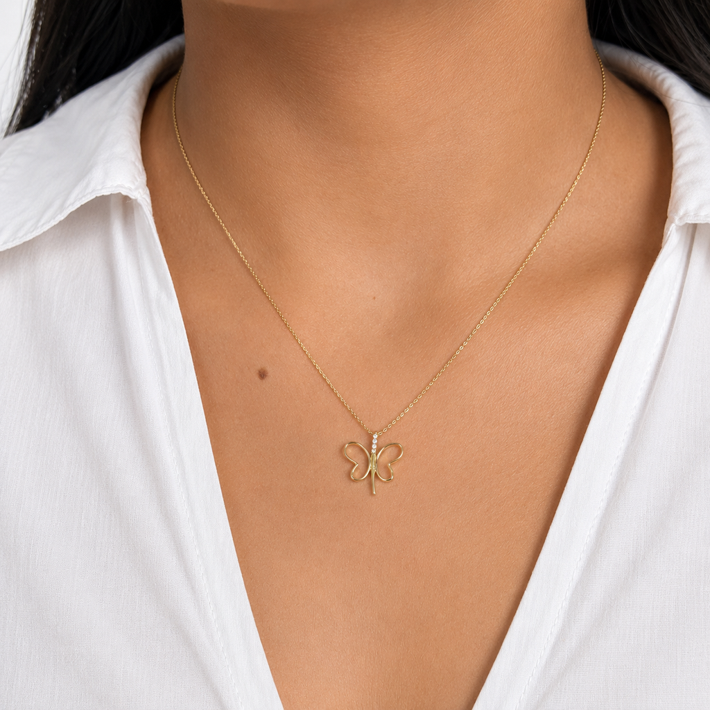 Collar Silueta de Mariposa con Micro Circonias Oro 10K