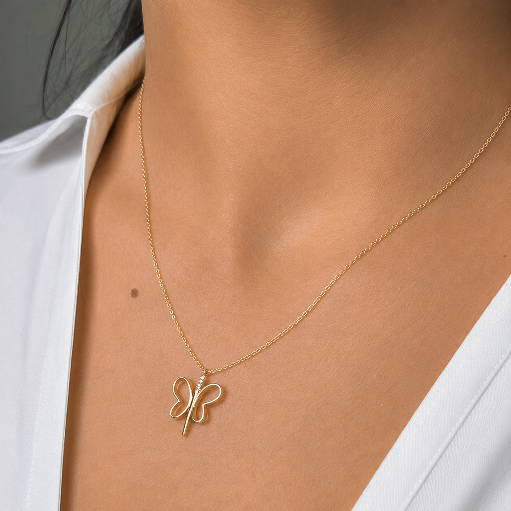 Collar Silueta de Mariposa con Micro Circonias Oro 10K
