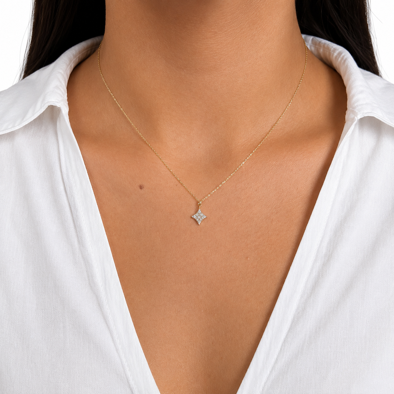 Collar Estrella con Micro Circonias Oro 10K