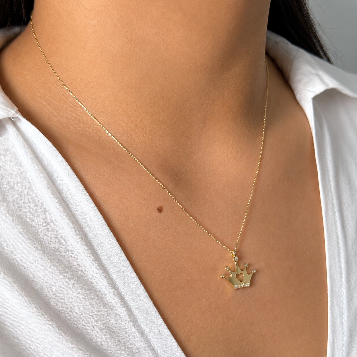 Collar Corona con Micro Circonias Oro 10K