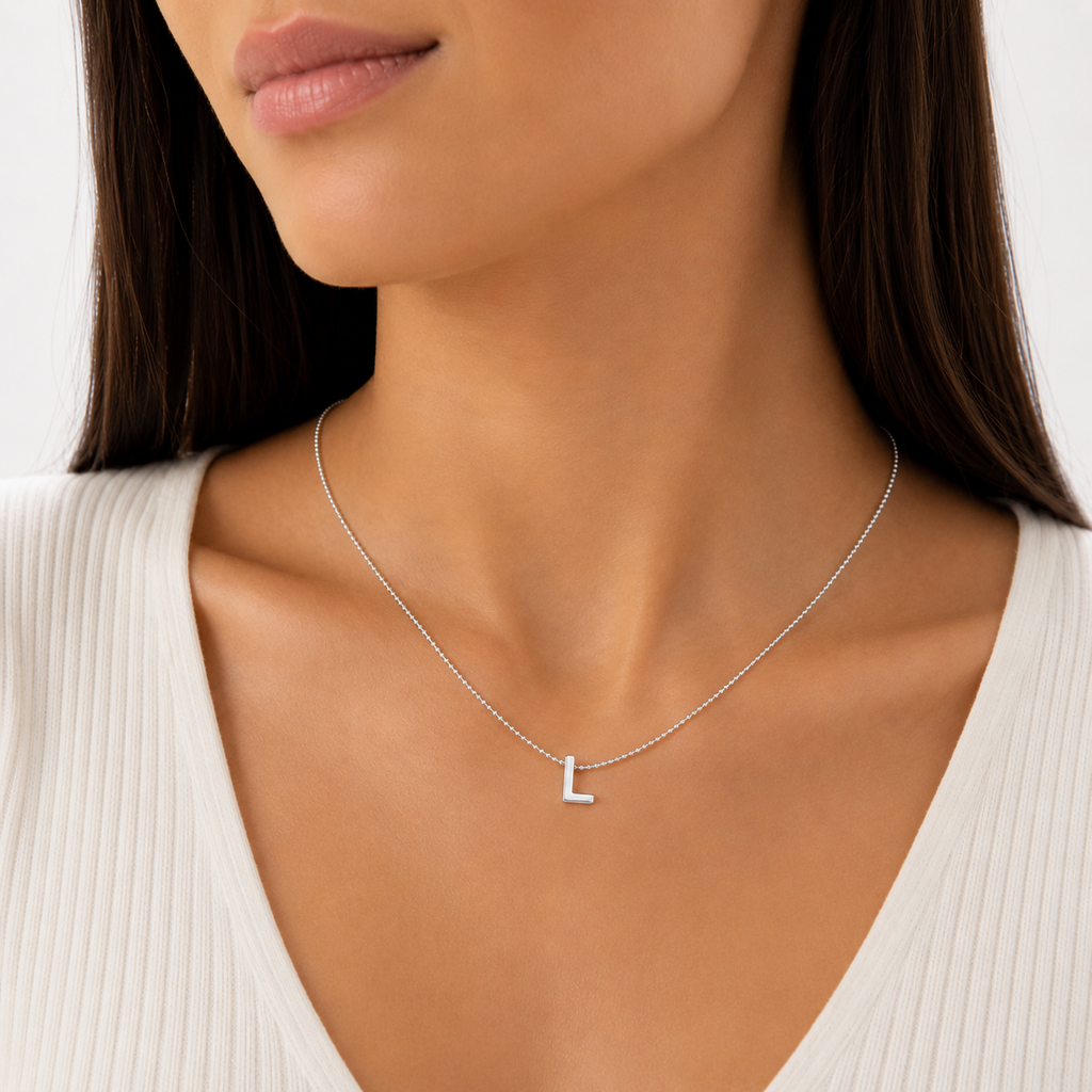 Collar Letra L Plata .925 con Baño de Rodio