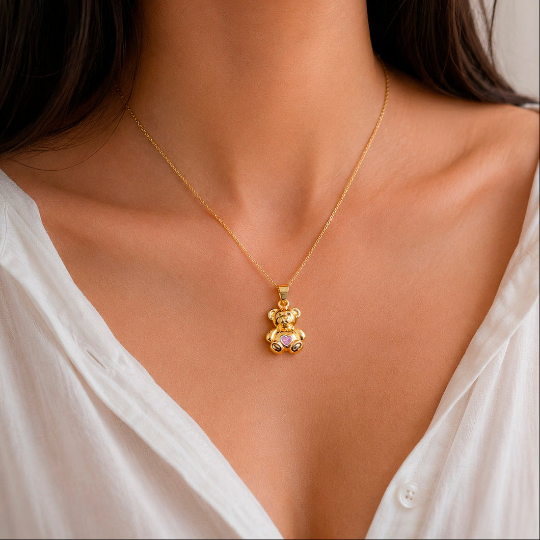 Dije Osito de 2.6cm con Corazón Rosa de Circonia Oro 10K