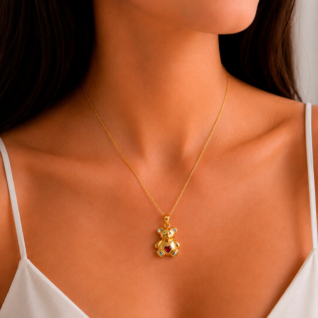 Dije Osito de 3.3cm con Corazón Rojo de Circonia Oro 10K