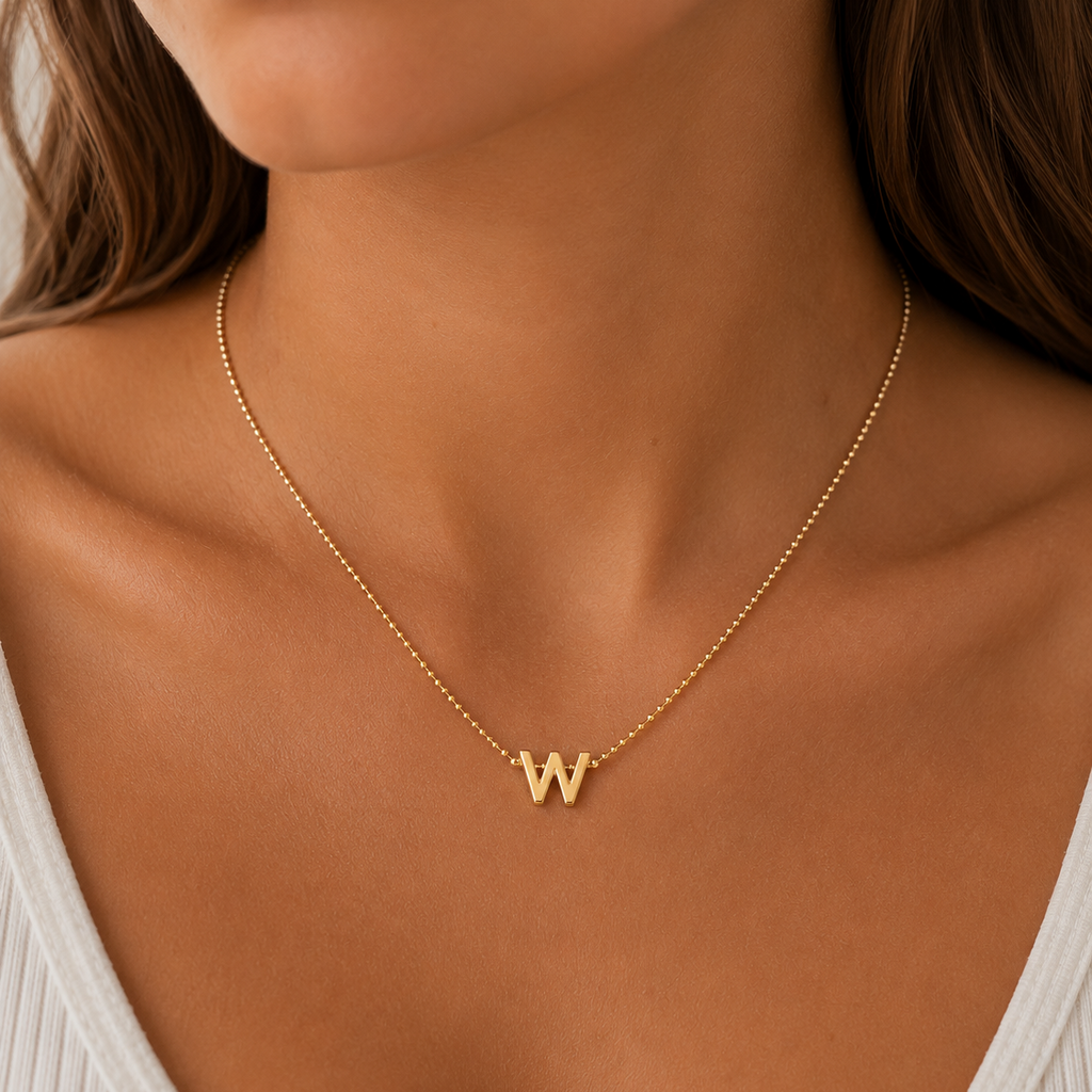 Collar Letra W Plata .925 con Baño de Oro 18K