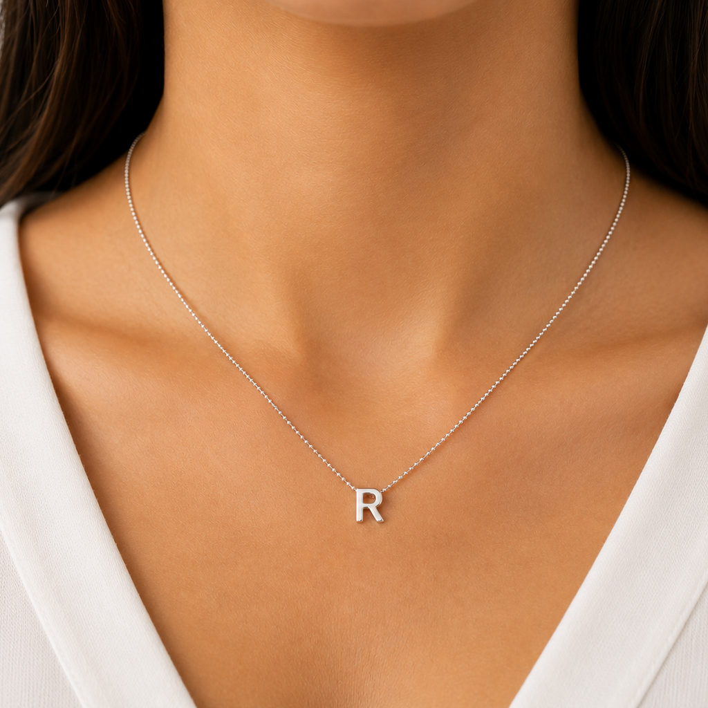 Collar Letra R Plata .925 con Baño de Rodio
