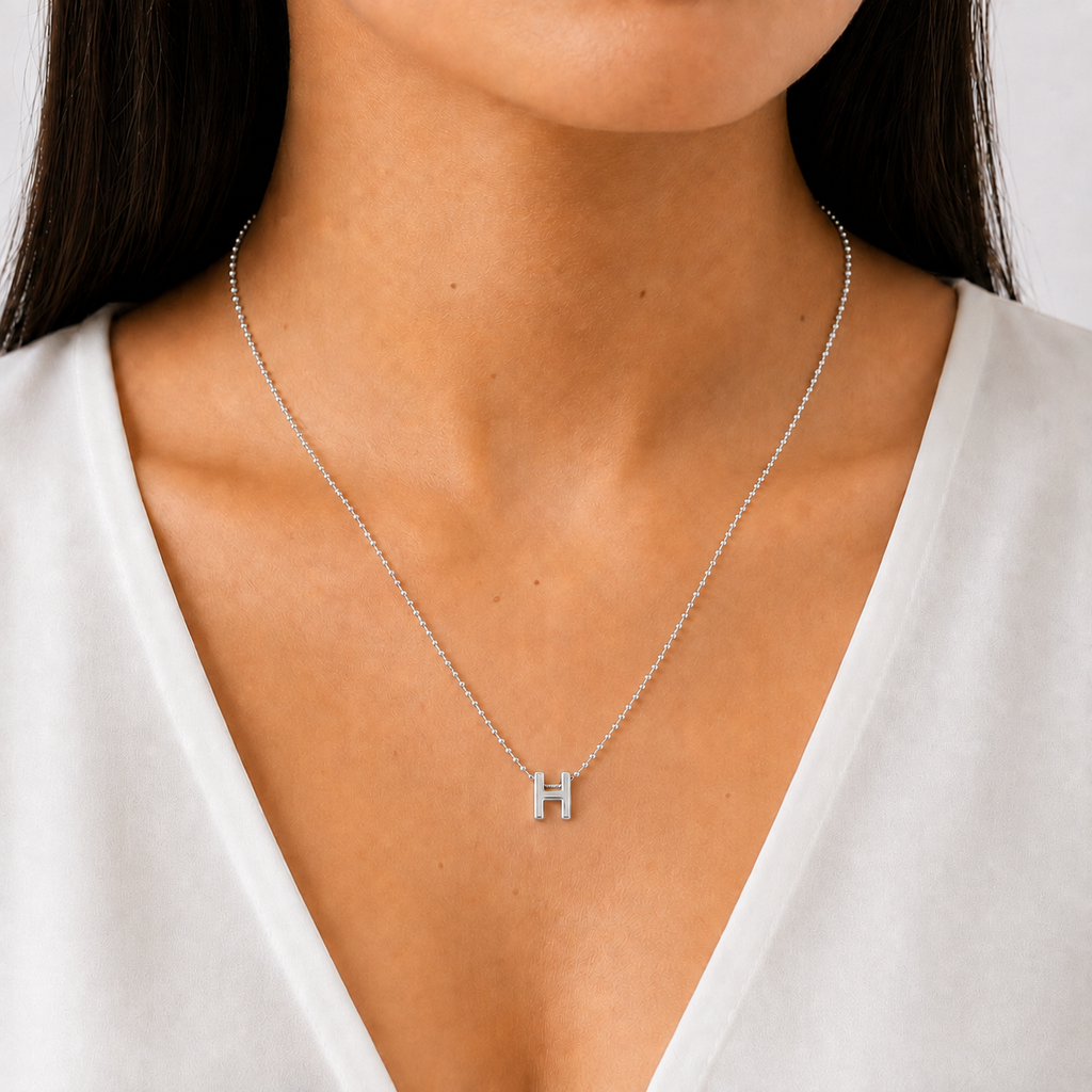 Collar Letra H Plata .925 con Baño de Rodio