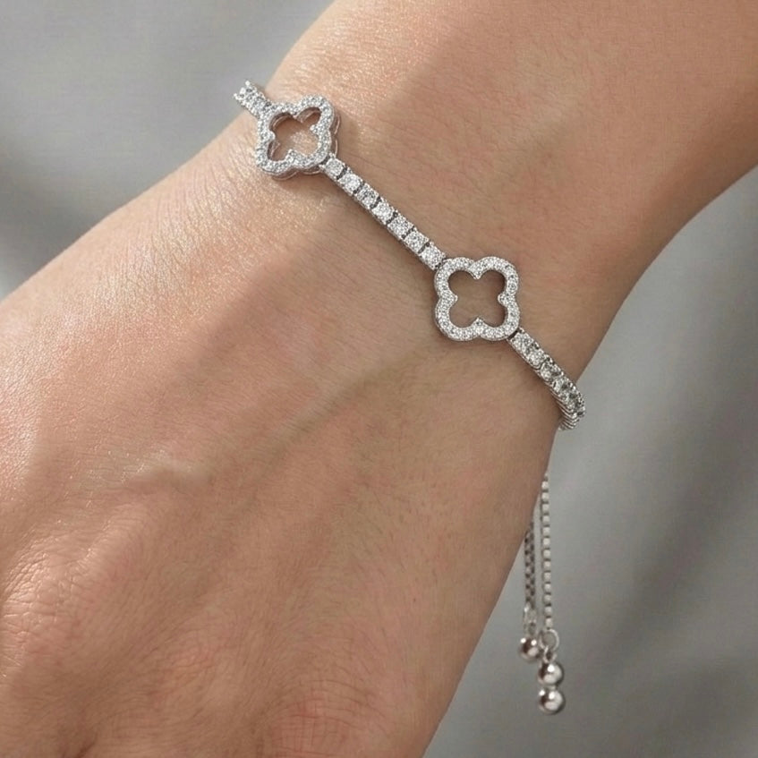 Pulsera Flor Inspirada Van C Ajustable con Circonias Plata .925 con Baño de Rodio