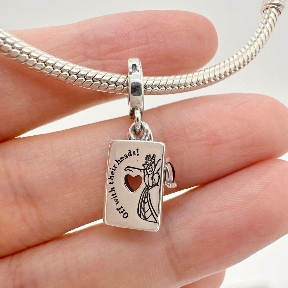 Charm Inspirado Pan 1:1 Reina de Corazones Plata .925