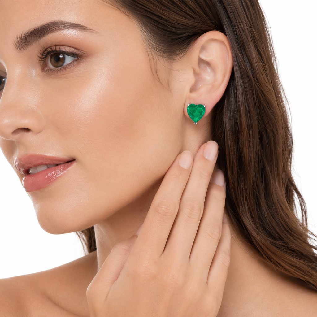 Aretes Turmalina Corazón, Medida 1.6 cm, Plata .925 con Baño de Rodio
