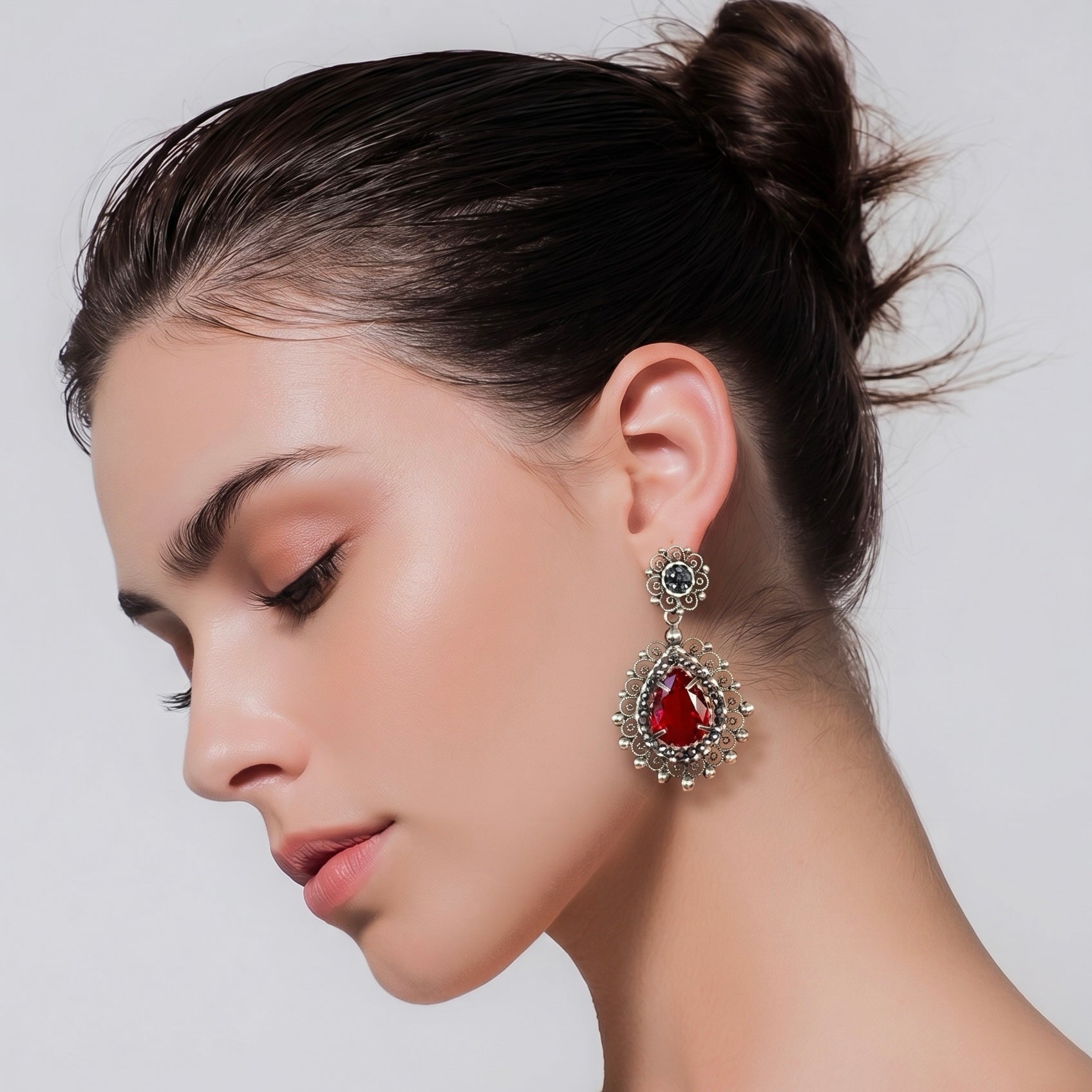 Aretes Filigrana 5 cm Gota y Circulo con Circonia Roja y Piedra Gris Hematite Hecho a Mano Plata .925 Oxidado
